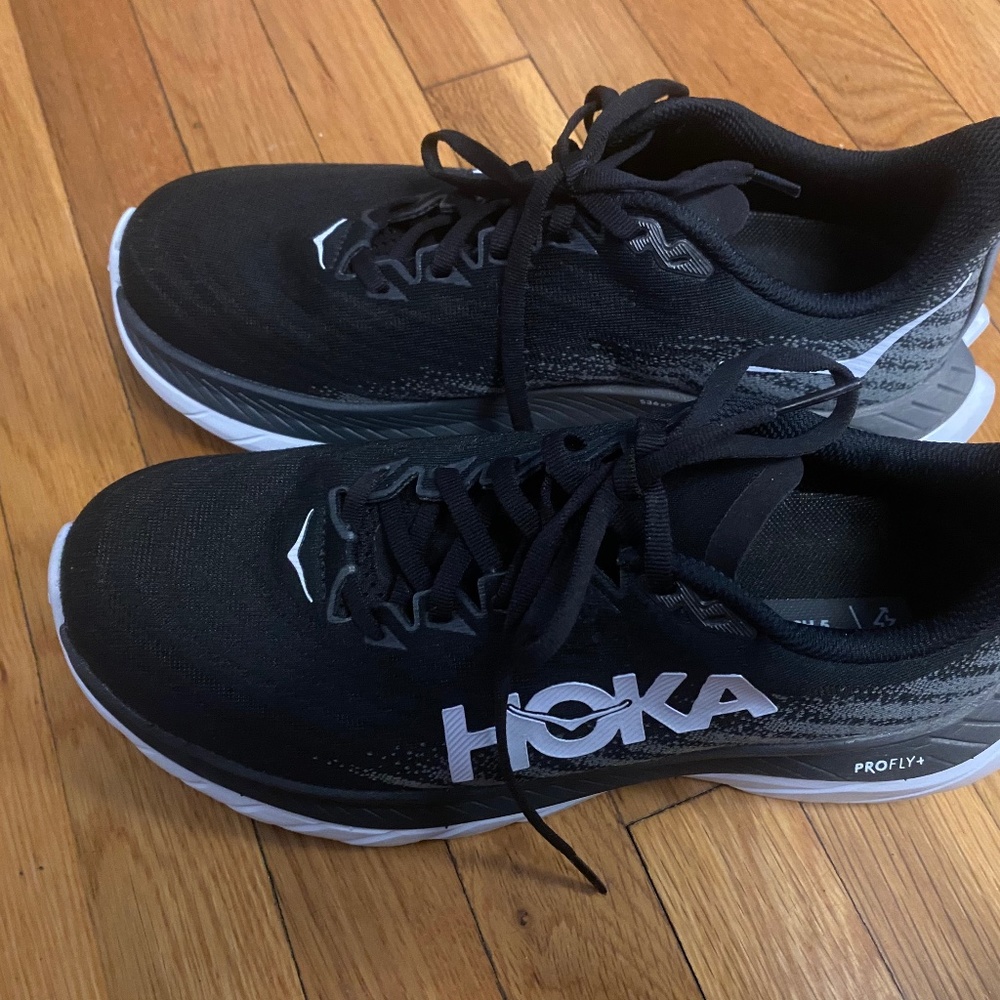 Hola Mach 5. 8.5 wide